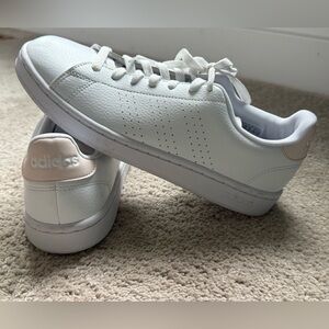 Adidas Advantage 2.0 Women’s White and Pink Peach Sneakers